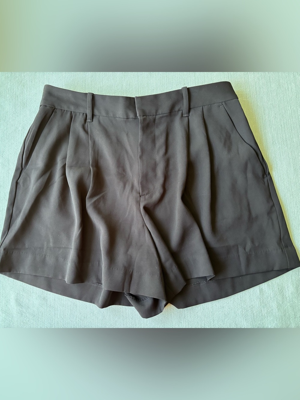GAP Black Pleated High-Rise Shorts L